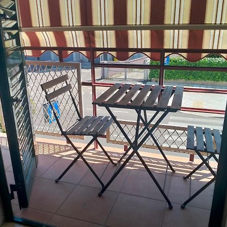 Aura Apartment Bari Bagian luar foto