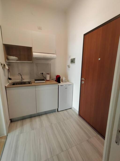 Aura Apartment Bari Bagian luar foto