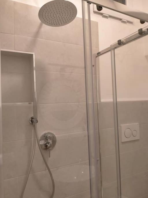 Aura Apartment Bari Bagian luar foto