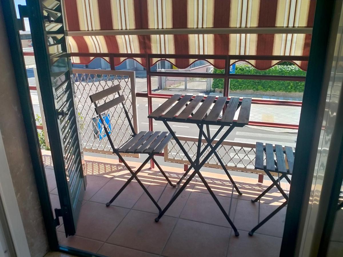 Aura Apartment Bari Bagian luar foto