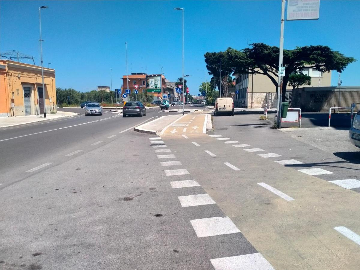 Aura Apartment Bari Bagian luar foto